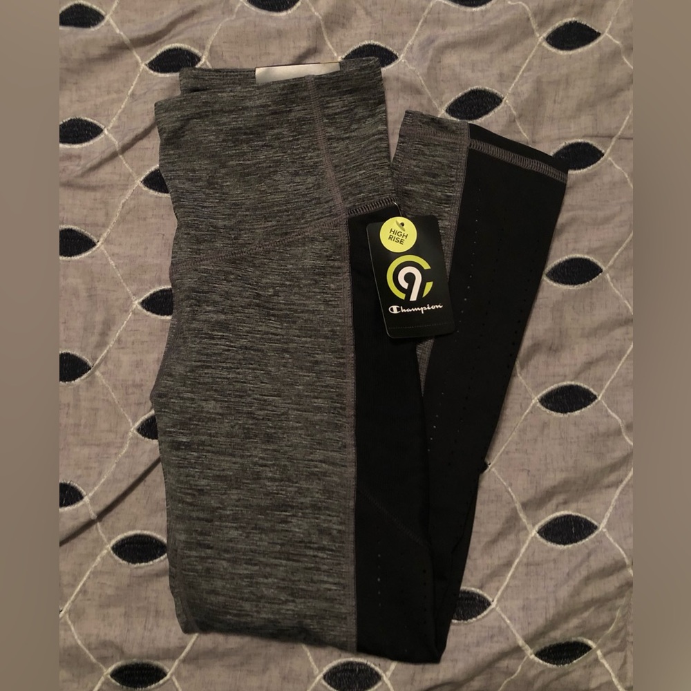 Champion Women’s high rise Capri leggings